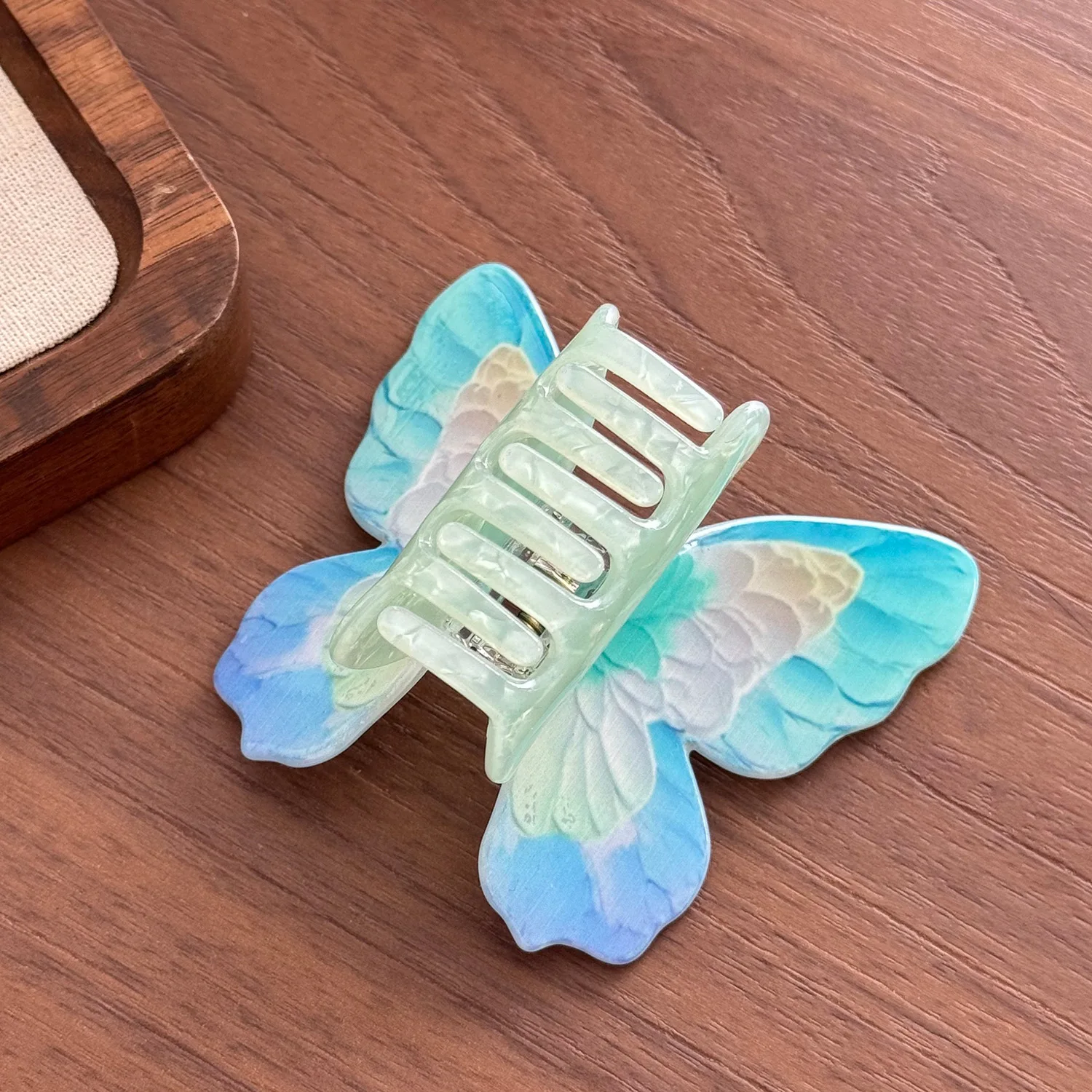 NEW Sweet Korean Style Butterfly Hair Claw Acrylic Claw Clips Summer Trendy Hair Clips INS Hair Accessories for Women Girls