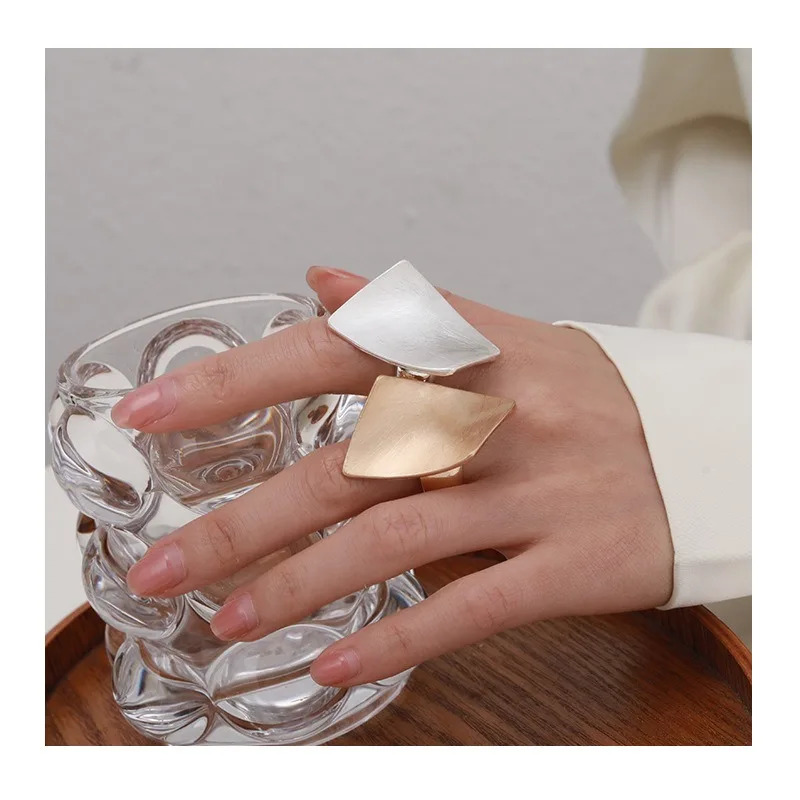 

Exclusive for New Live Rings, Irregular Geometric Alloys, Fashionable and Versatile Retro Jewelry