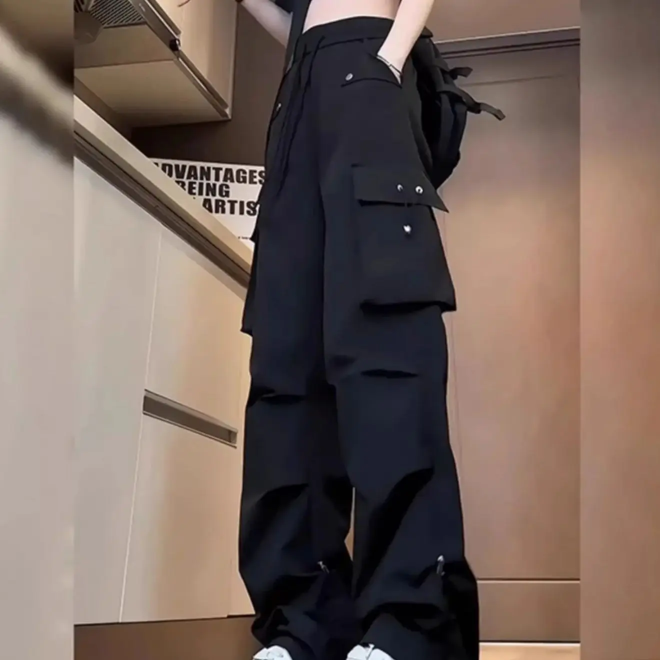 กางเกงคาร์โก้ขากว้างหลายกระเป๋าสไตล์อเมริกันสำหรับผู้หญิง รุ่นใหม่สำหรับฤดูใบไม้ผลิและฤดูใบไม้ร่วง สไตล์นักเรียนเกาหลี ดีไซน์บาง กางเกงลำลองอเนกประสงค์