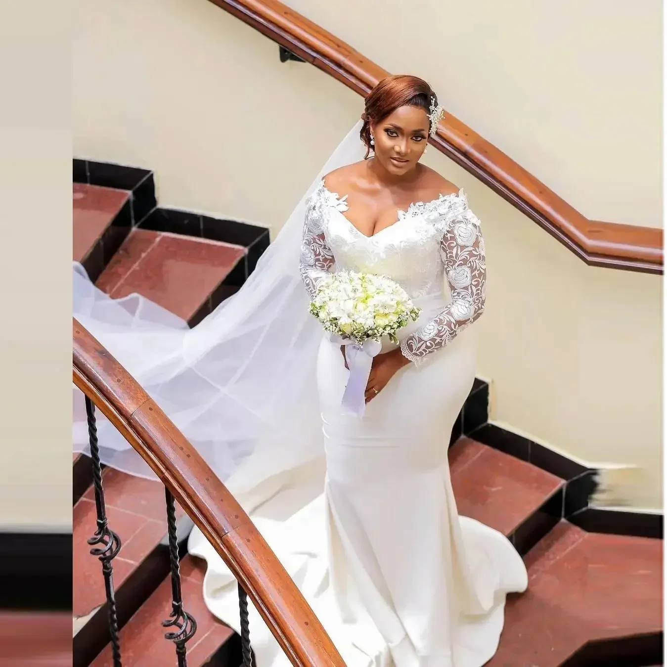 Customized White Lace Wedding Gowns Deep V Neck Long Sleeves Appliques Plus Size Mermaid Garden Country Bridal Dresses For Afric