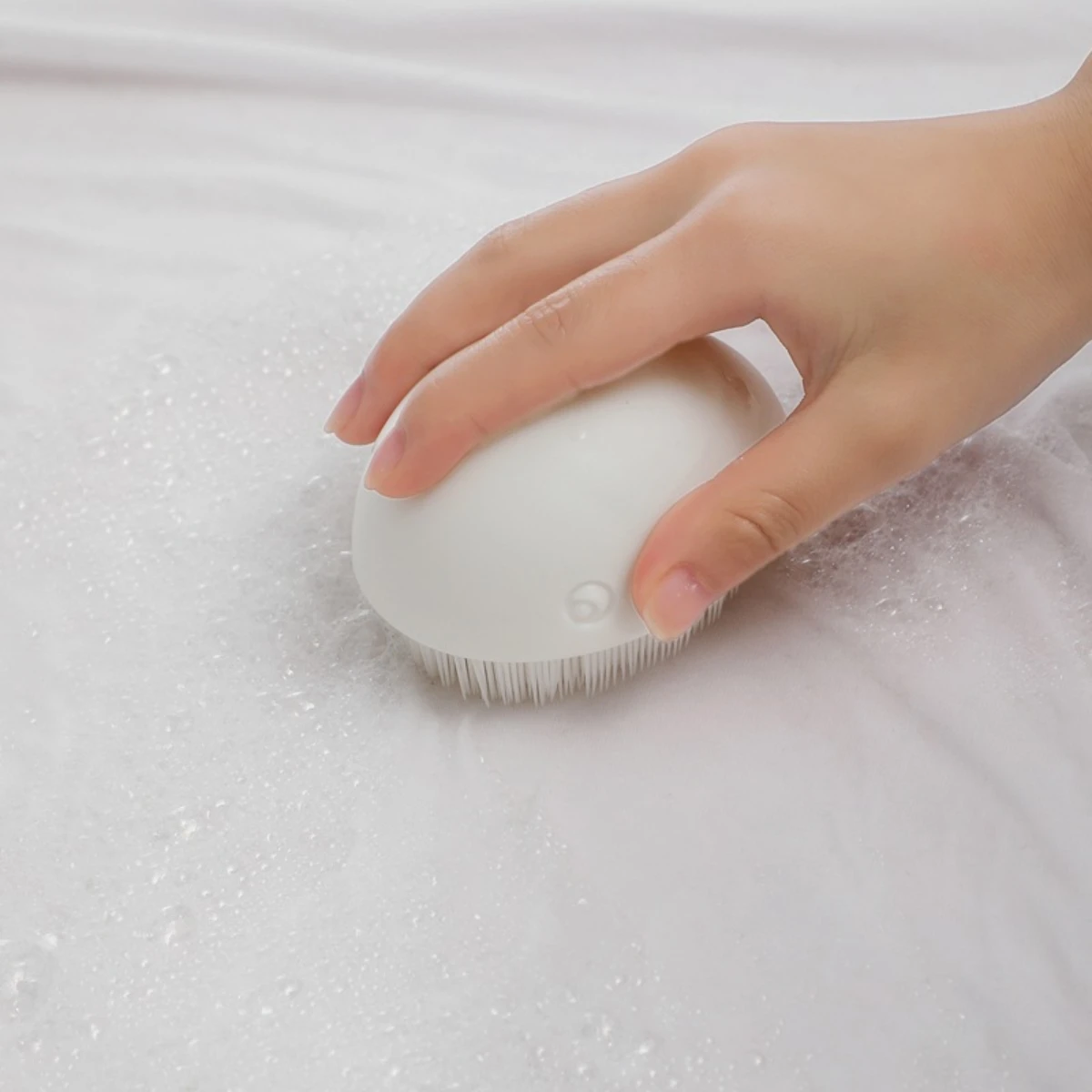 Creative and cute whale laundry brush, shoe brush, household small brush, no shedding of hair, no damage to clothes