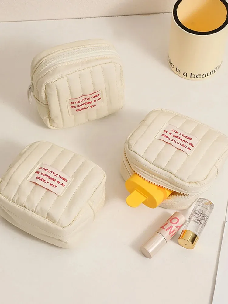 Koreanische Quadratische Kleine Kosmetiktasche für Studenten, Kleine Kopfhörertasche, Mädchen-Geldbörse, Tragbare Lippenstift-Aufbewahrungstasche – Detail 3