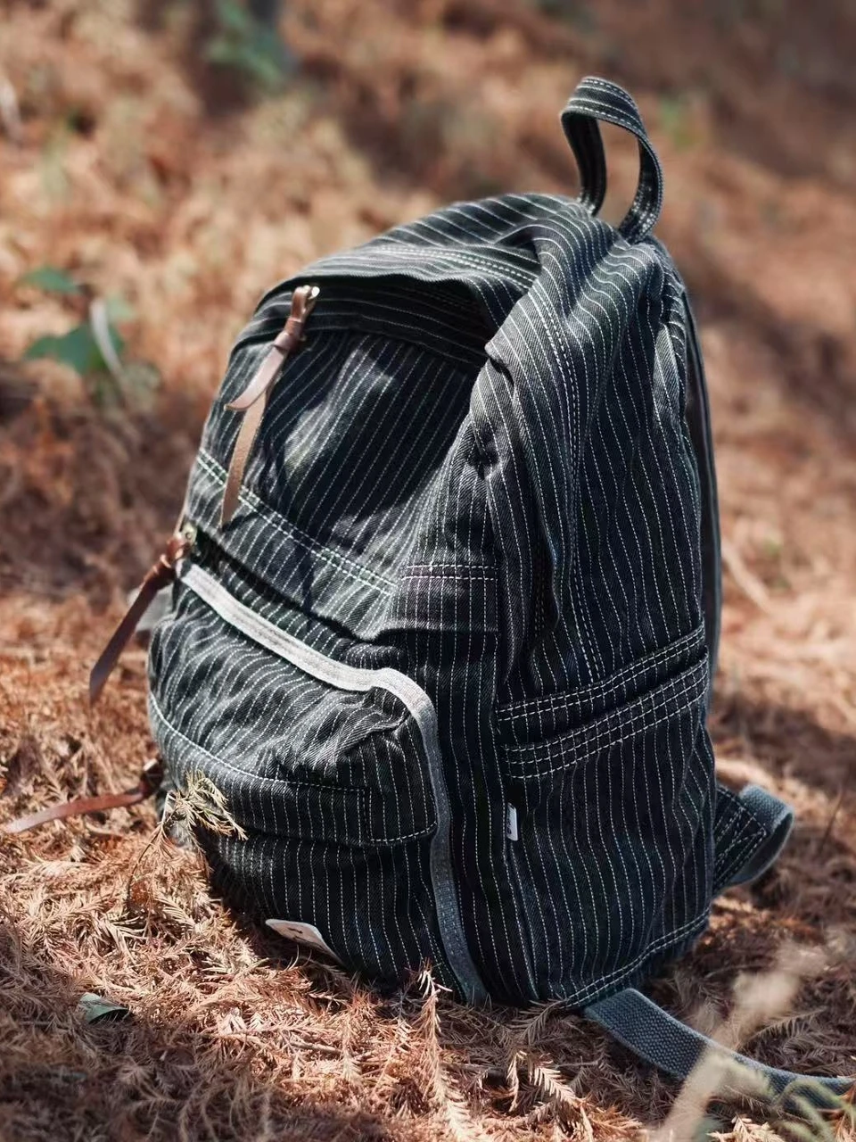 

Handmade Niche Denim Washed-out Vintage Distressed Backpack for Men and Women