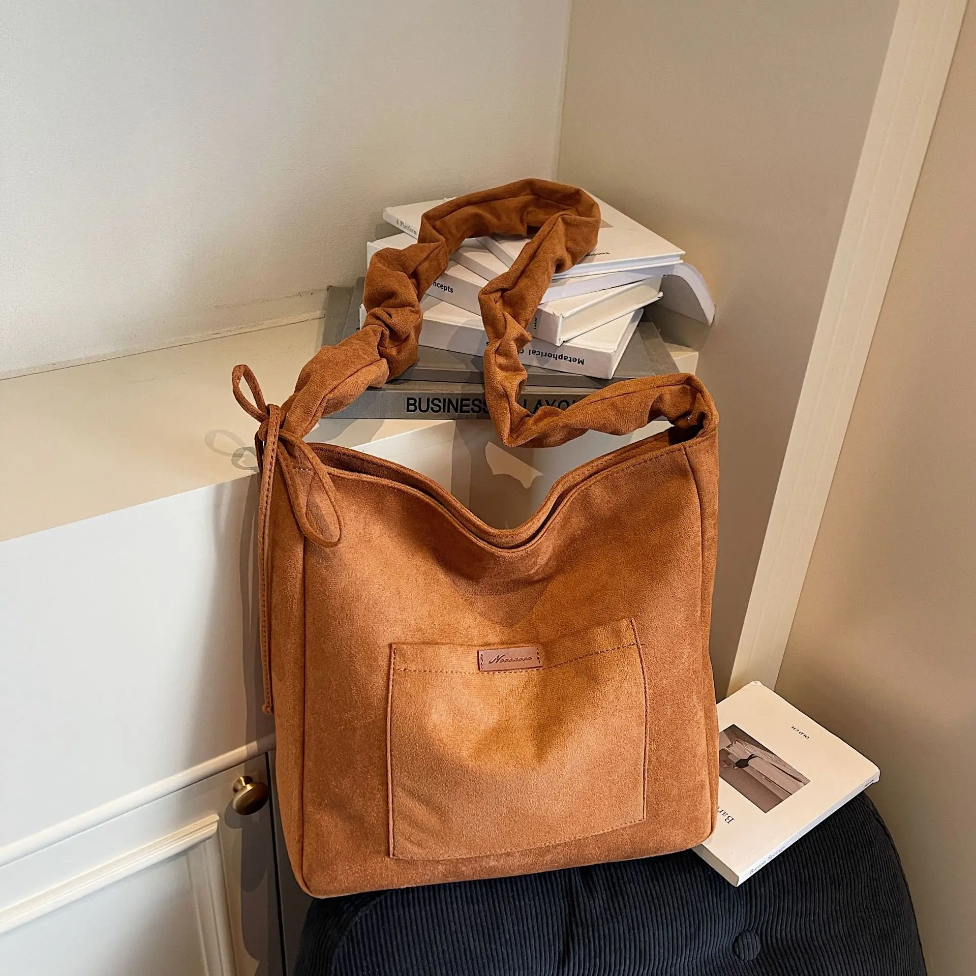 

2025 Korean Pleated Bucket Bag, Spacious for Commute Korean Commuter Underarm Bag Roomy Versatile