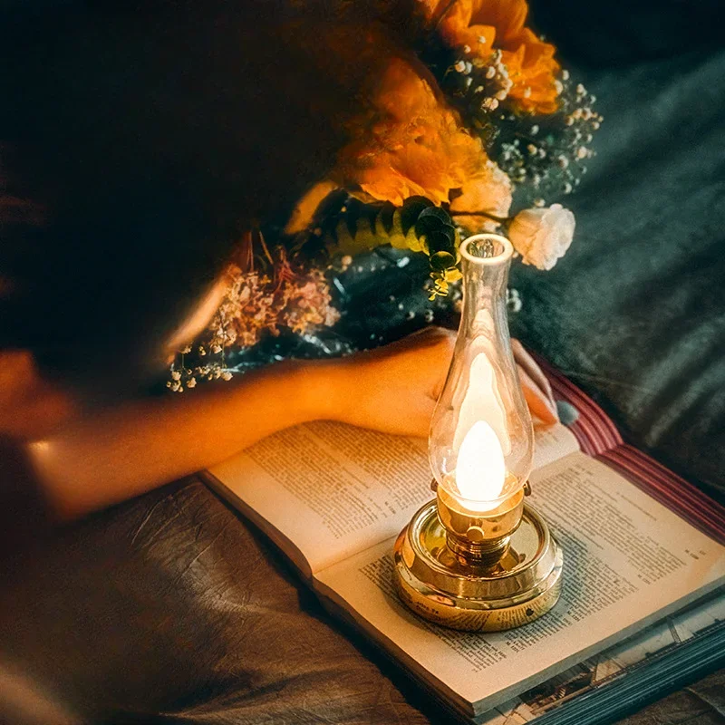 Candlelight desk lamp, retro brass rechargeable kerosene lamp