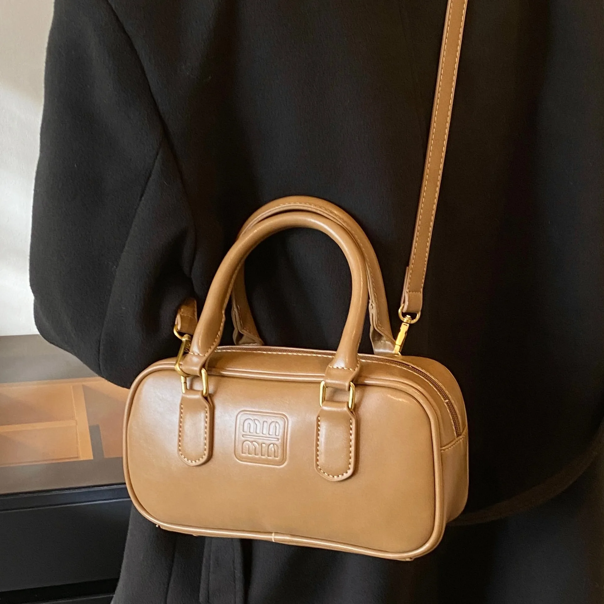 

2025 SS Curated Tote Bag, Vintage-Inspired Convertible Shoulder & Crossbody Purse for Women, Architectural Day to Night Carryall