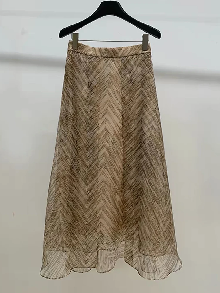 

Retro fishbone pattern half-length skirt for women. High-waisted, form-fitting A-line mid-length dress. 2026 summer new style.