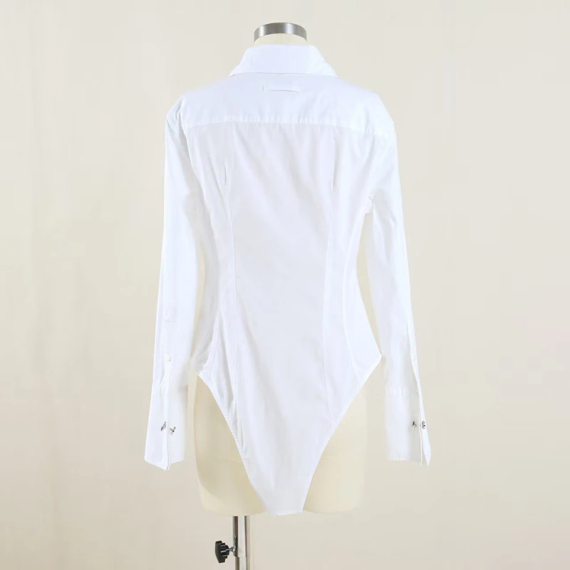 Prosta i modna koszula damska z długim rękawem, z klapami, dopasowana w talii, długa, biała, jednoczęściowa, nowy styl 2025.
