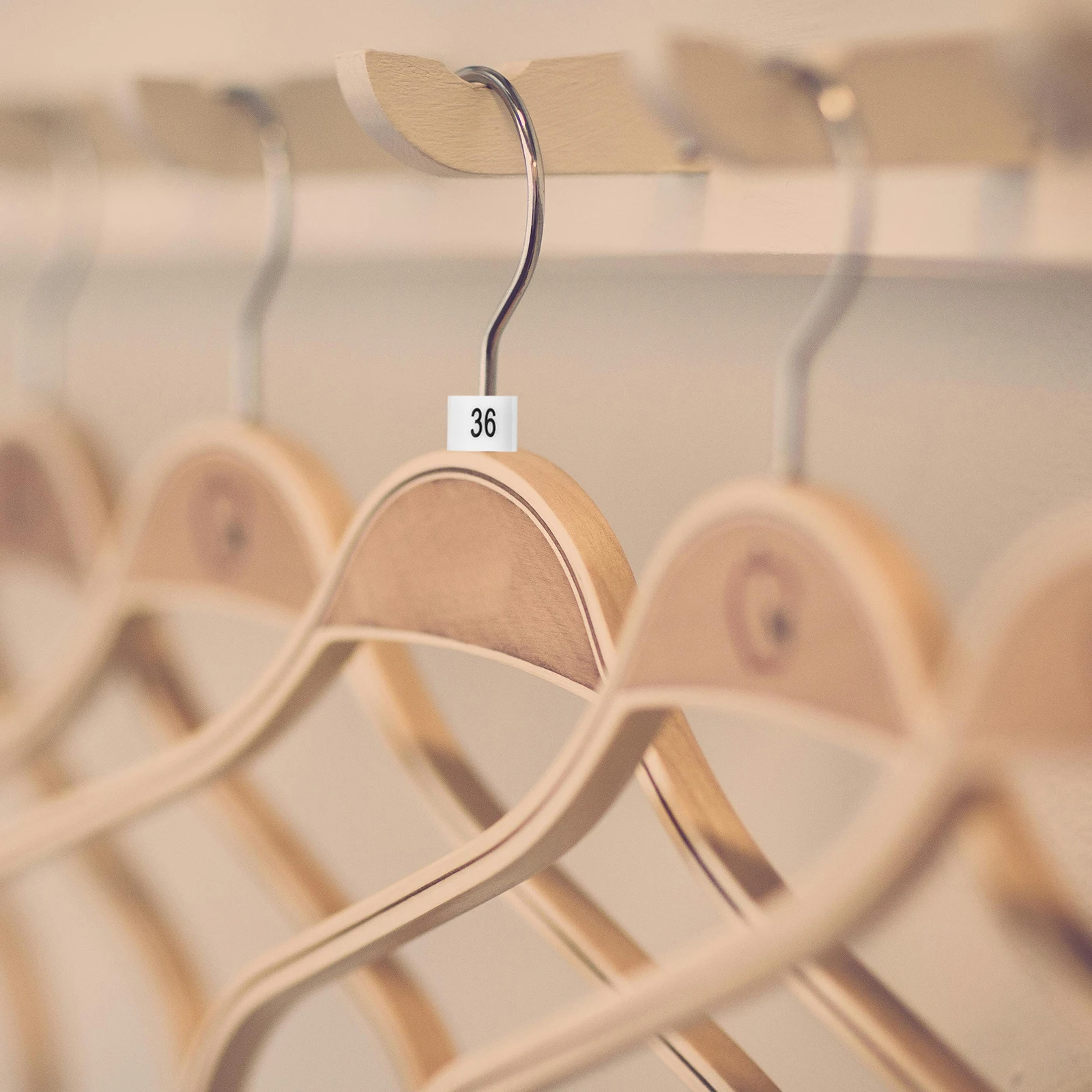 

150Pcs Sturdy Plastic Size Rings for Clothing Racks Easy Attach Hanger Tags Sizing Rings Hanger Tags Garment Accessories