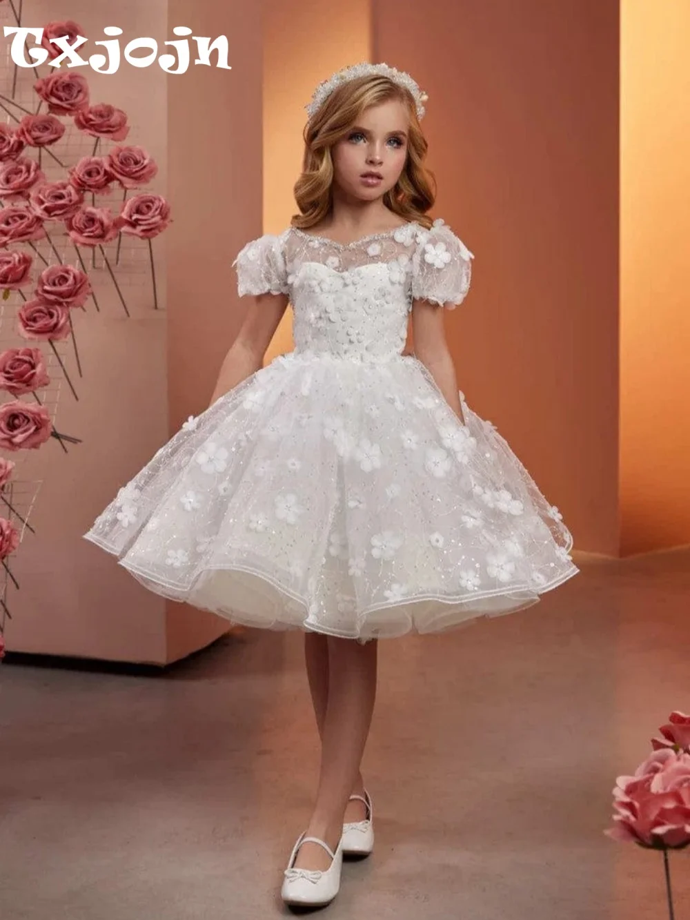 

Girls White Shimmering Beaded Mini Princess Gown Wedding Party Gown Puff Sleeve Kids Gorgepus 3D Floral Dresses For Birthday