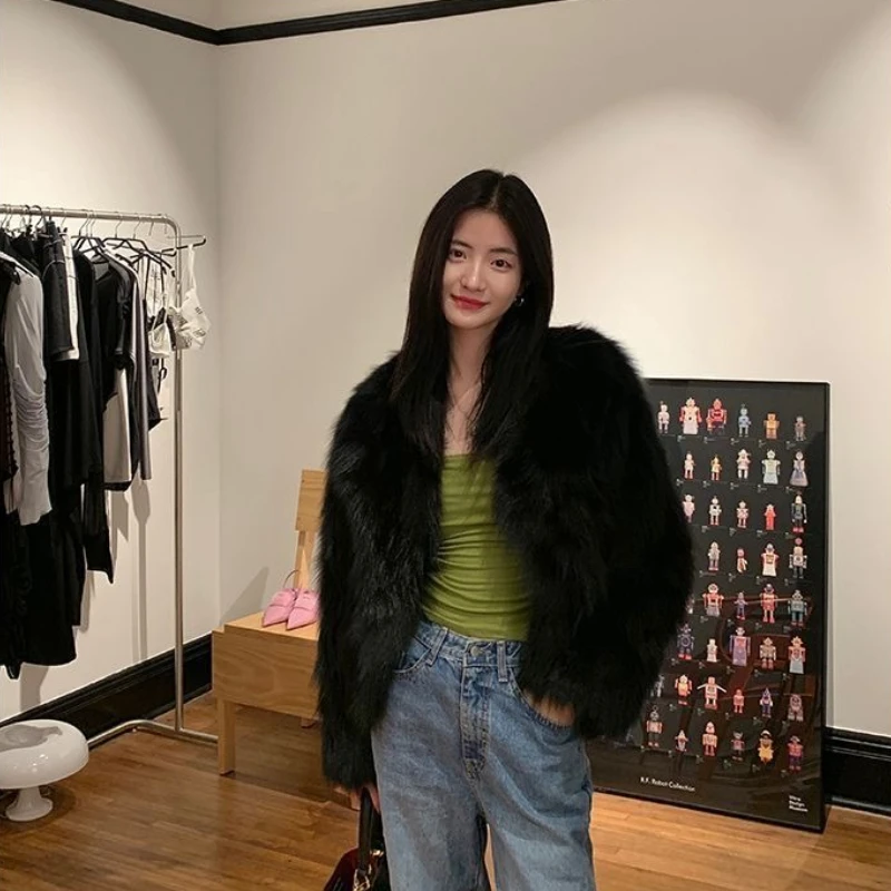 

​ Новинка 2025 года, зимнее женское пальто, пушистая куртка из искусственного лисьего меха, короткая теплая плюшевая верхняя одежда в корейском стиле ​