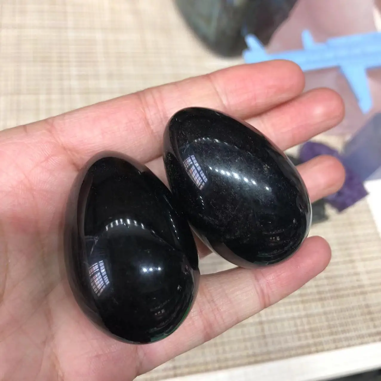 1pcs Natural Black Obsidian Egg Polished Stone Yoni Egg Crystal Healing Reiki Metaphysical Powerful Meditation