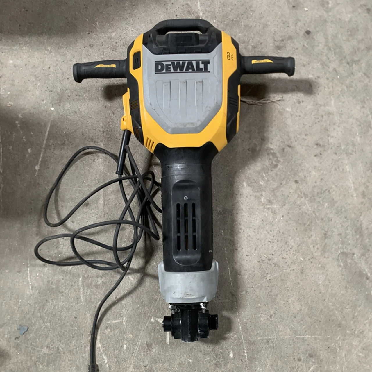 DeWalt D25966-XE 1800W 15kg 28mm HEX Demolition Jack Hammer 220V Second hand