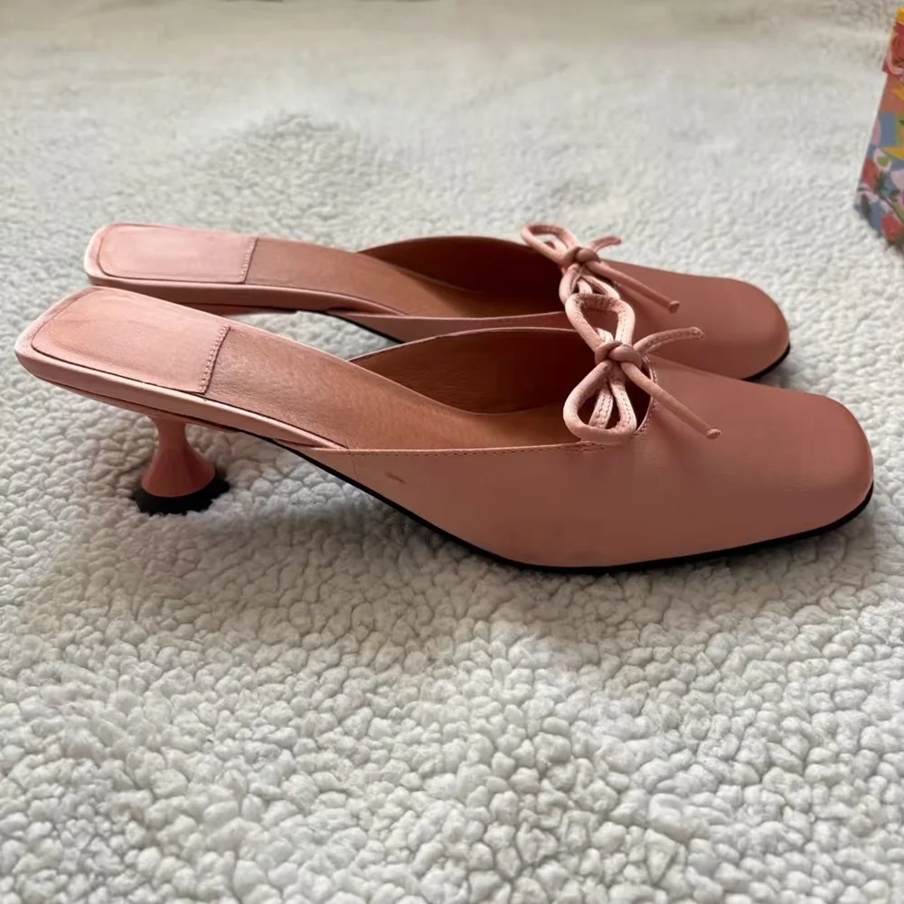 

Elegant Blush Satin Square-Toe Shoes Bow Detail Small Stilettos Mule Heel Elegant Minimalist Style New Lady Heels for Daily