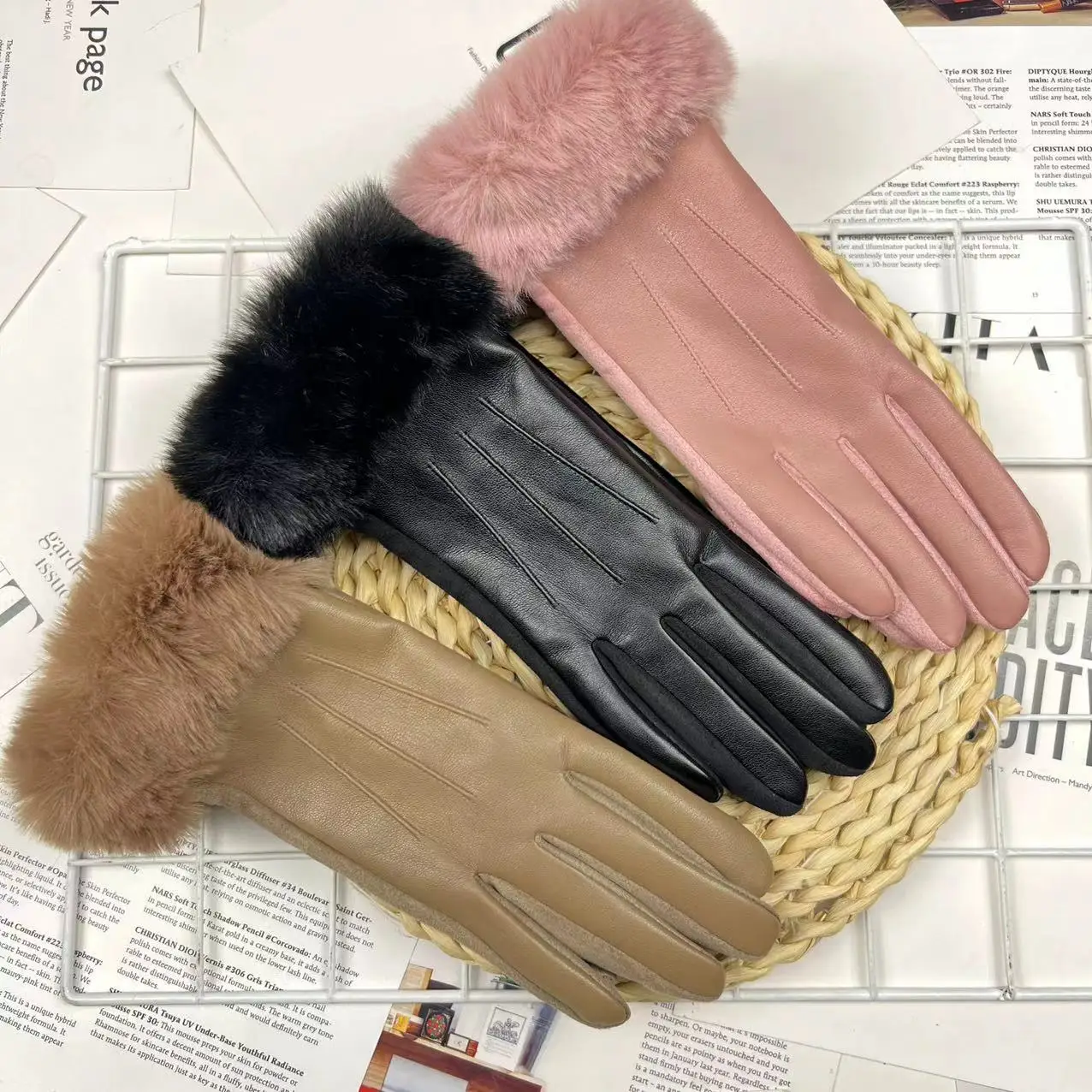 Guantes cálidos de invierno para mujer, de piel sintética, empalme de gamuza, además de terciopelo grueso, moda elegante, ciclismo, pantalla táctil, muñeca de felpa