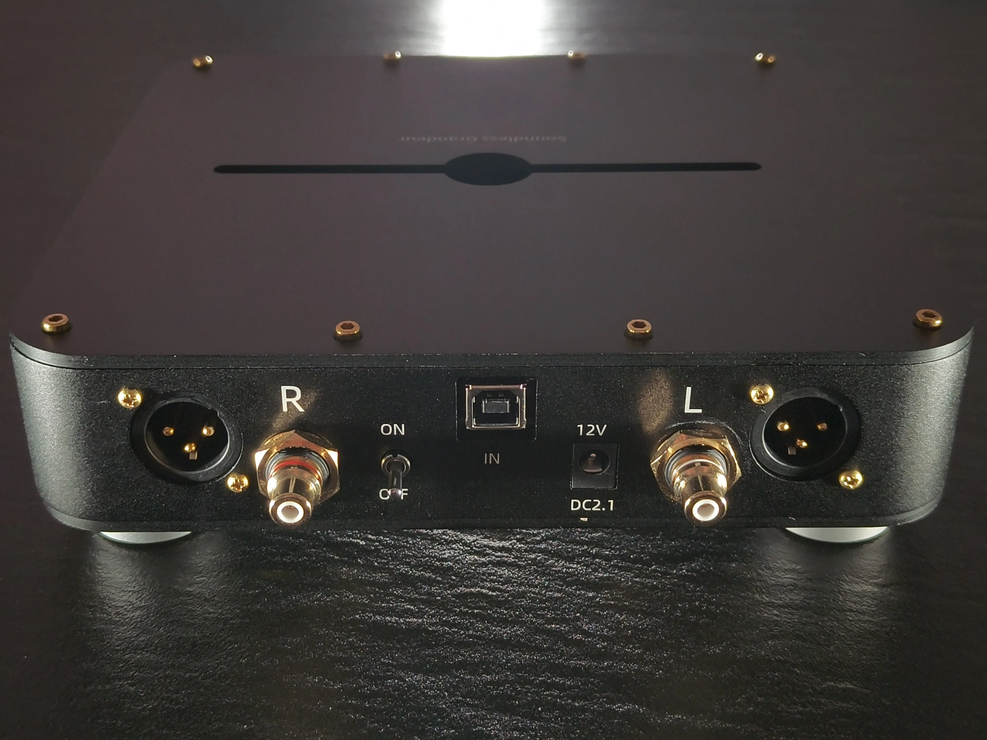 DAC cân bằng hoàn toàn OCXO R2 - đánh giá và giá R2R Dac Balanced Xlr