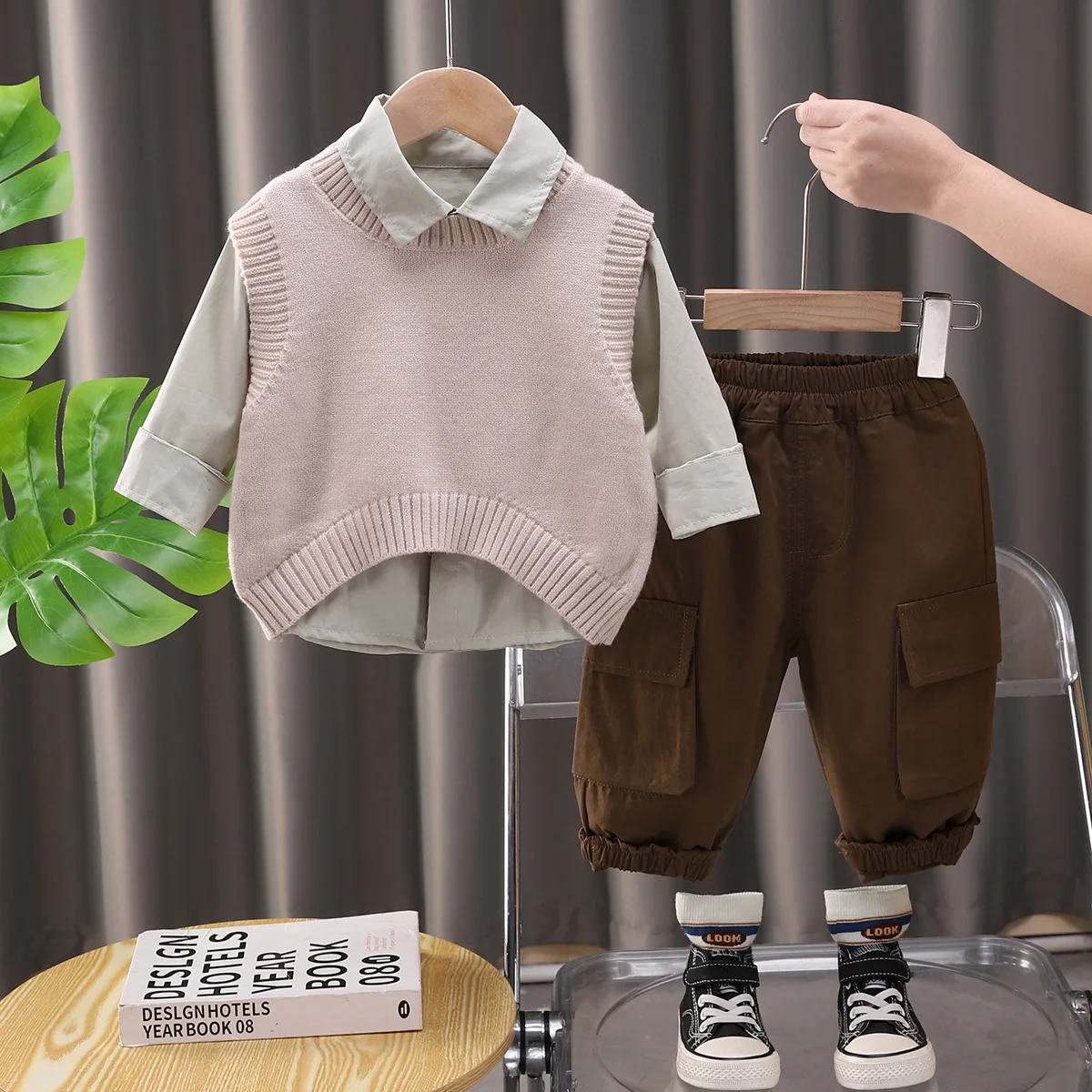 

Рождественский комплект одежды для маленьких мальчиков, весенне-осенний корейский однотонный свитер, жилет + рубашки + штаны, наряды для мальчиков, детская одежда