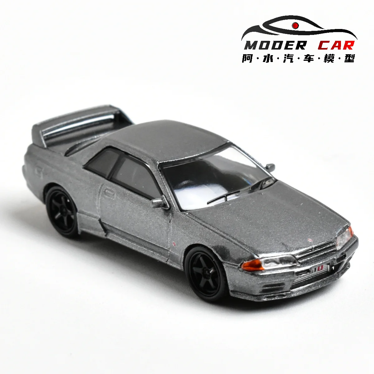 

Литая под давлением модель автомобиля MINIGT TSM 1024 1:64 GTR R32