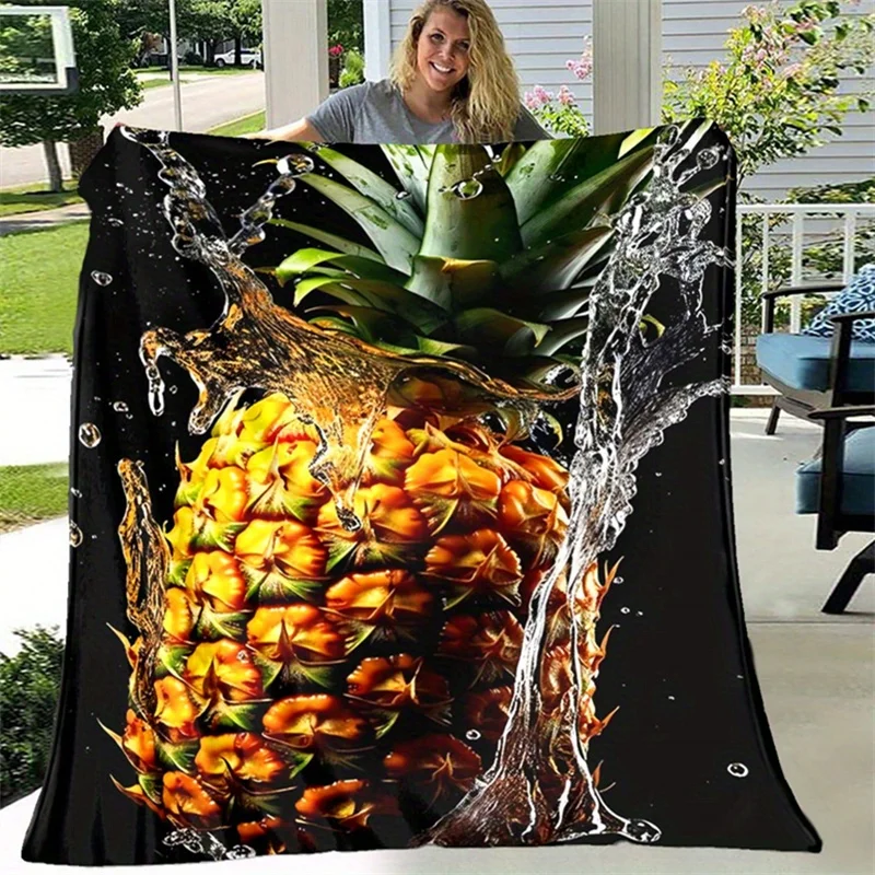 Pineapple Water Splash Flannel Throw Blanket Tropical Fruit Dynamic Water‑Drop Print Soft Lightweight Blanket Home Decor Gift