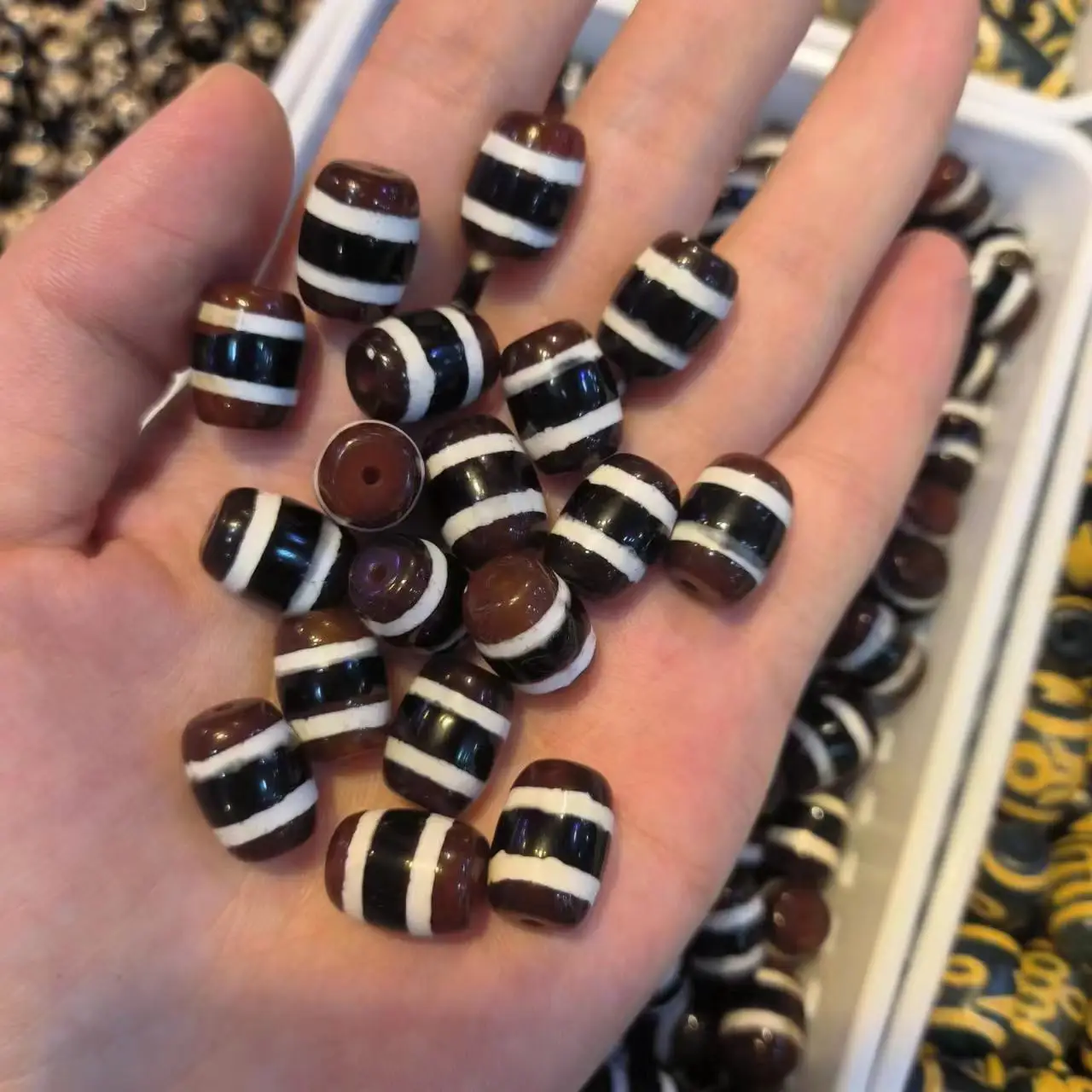 50pcs/lot natural agate black and white red thread beads wholesale striped beads weathered pattern retro accessories gem jewelry