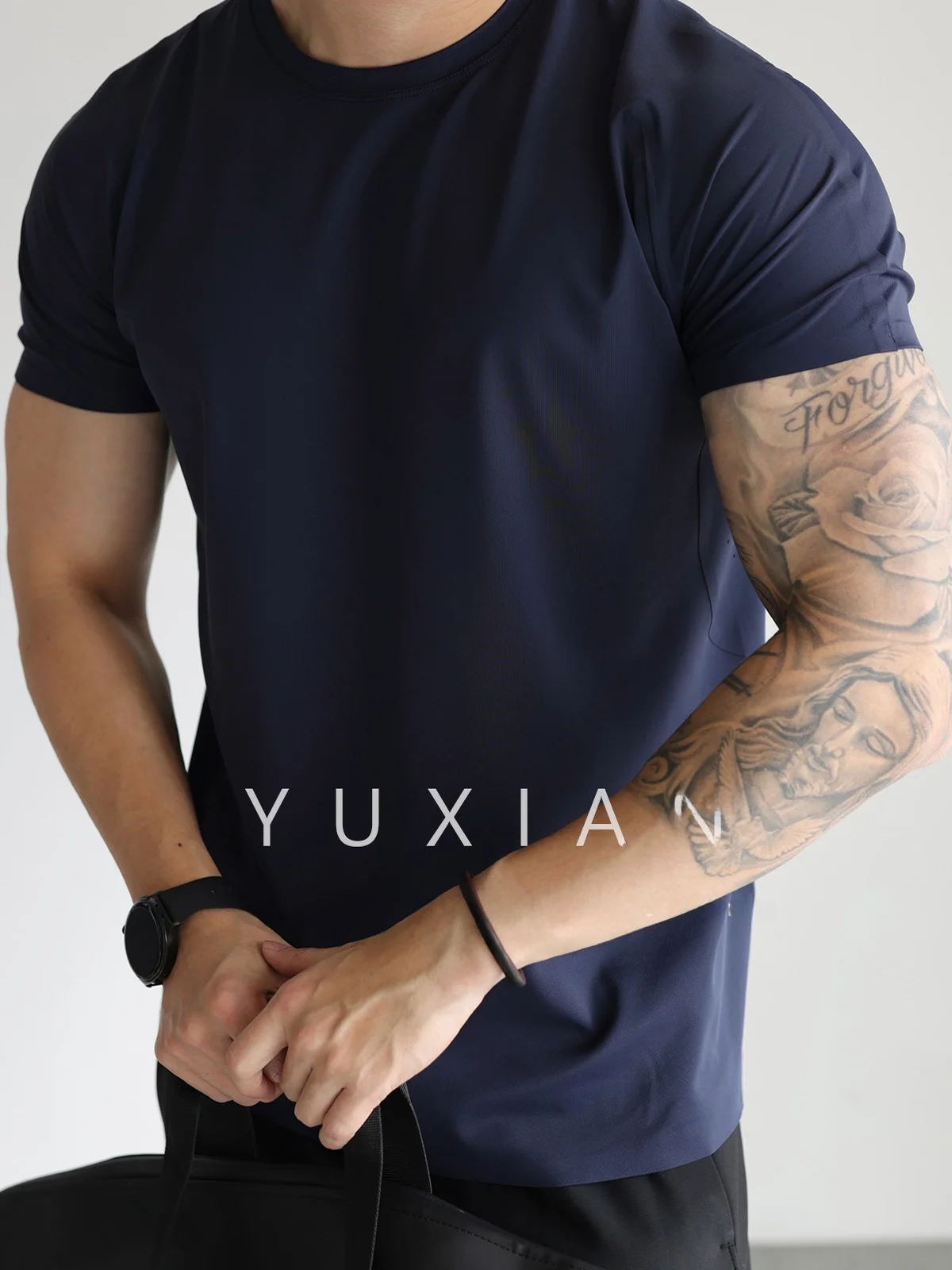 

Men's Spor ort Sve T-irt Breathable Qui Dry Sl Fitn Summer Faion Urban Sle round Ne Casual Wear