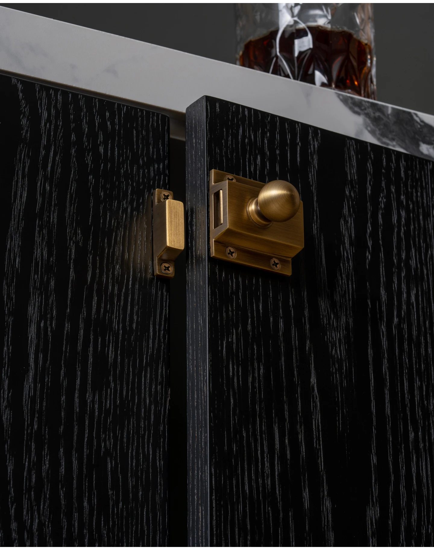 DOOROOM Massiver Messing-Türriegel im Retro-Stil, Sicherheitsschloss, Schnalle, Schranktürgriffe, Weinschrank-Türriegel – Detail 9