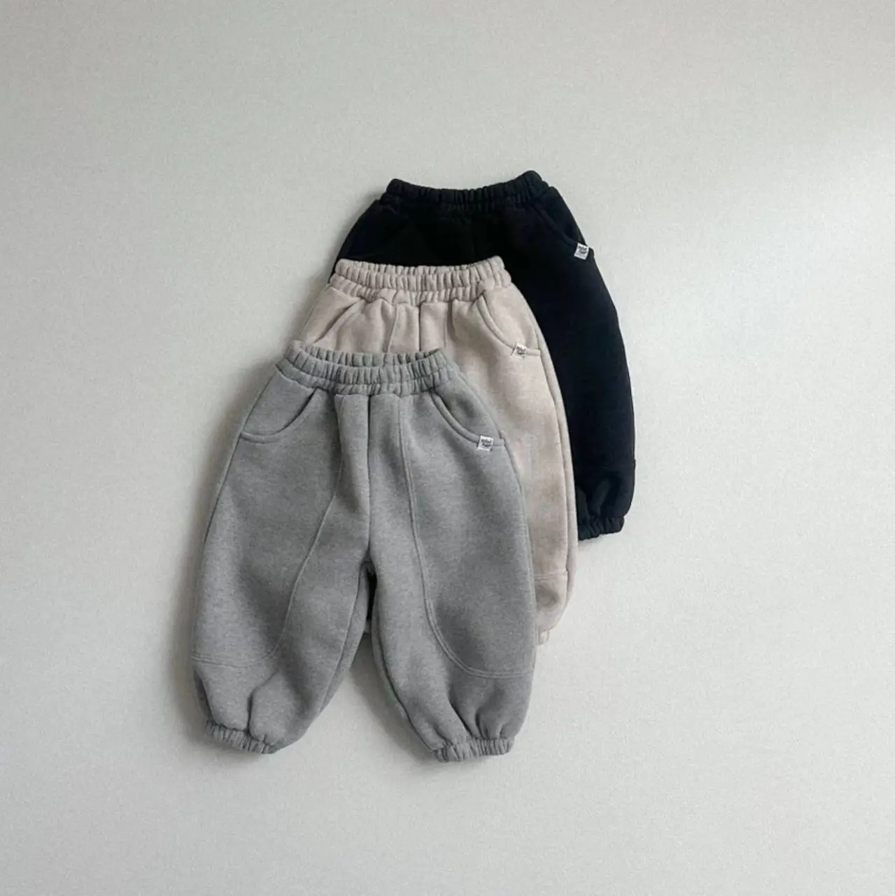 

2025 Winter New Baby Plus Velvet Thick Warm Pants Cotton Infant Boy Casual Pants Girls Loose Harem Pants Toddler Fleece Trousers