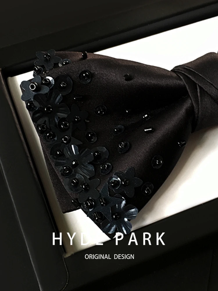 

High Luxury Banquet Heavy Industry Handmade Red Carpet Wedding Gift Black Bowtie