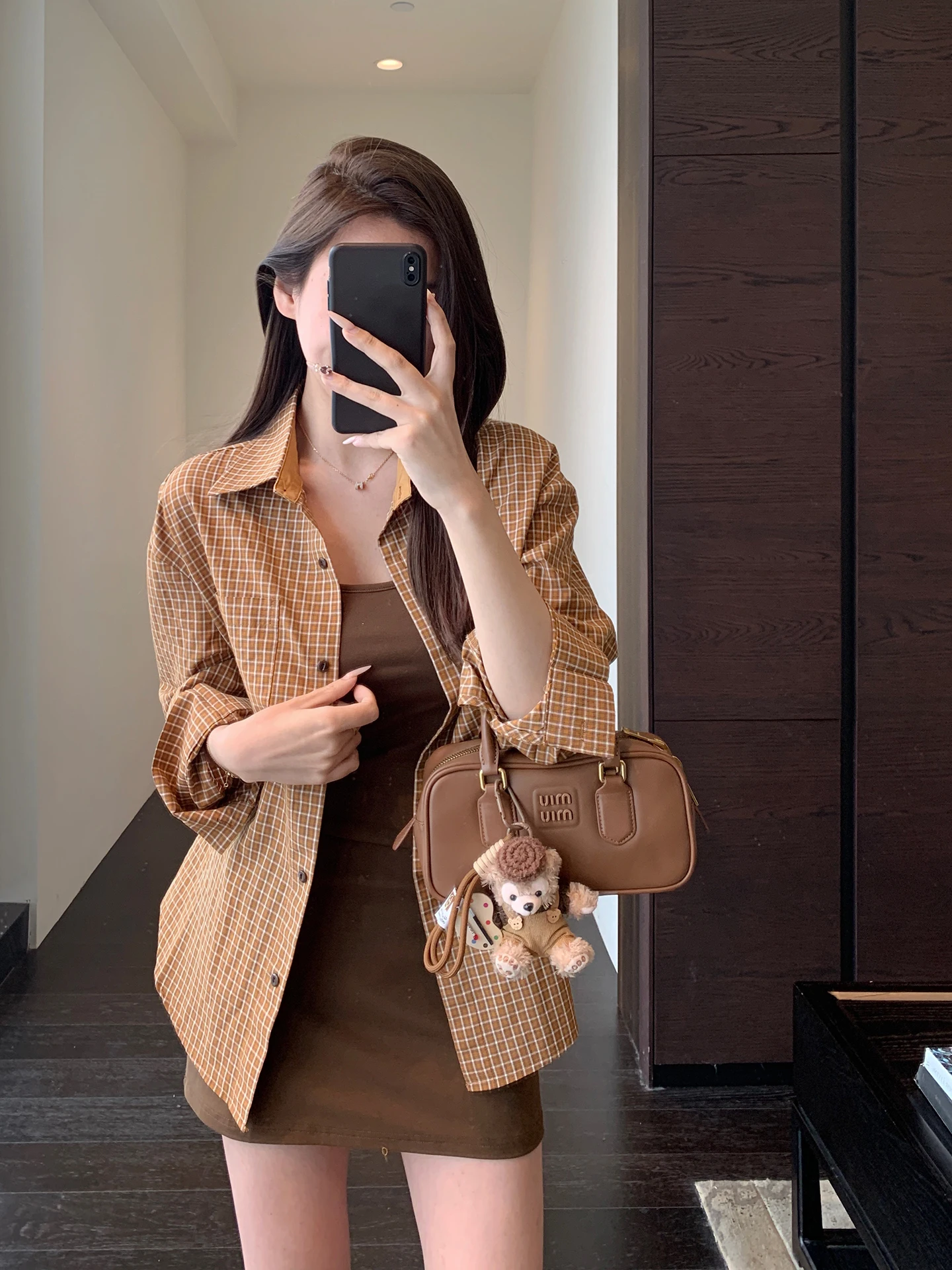 

Женская рубашка в клетку для похудения, свободный крой, в непринужденном стиле, для носки как самостоятельная вещь или в качестве верхнего слоя, тонкая верхняя одежда, весна 2026, новая коллекция, повседневный шик