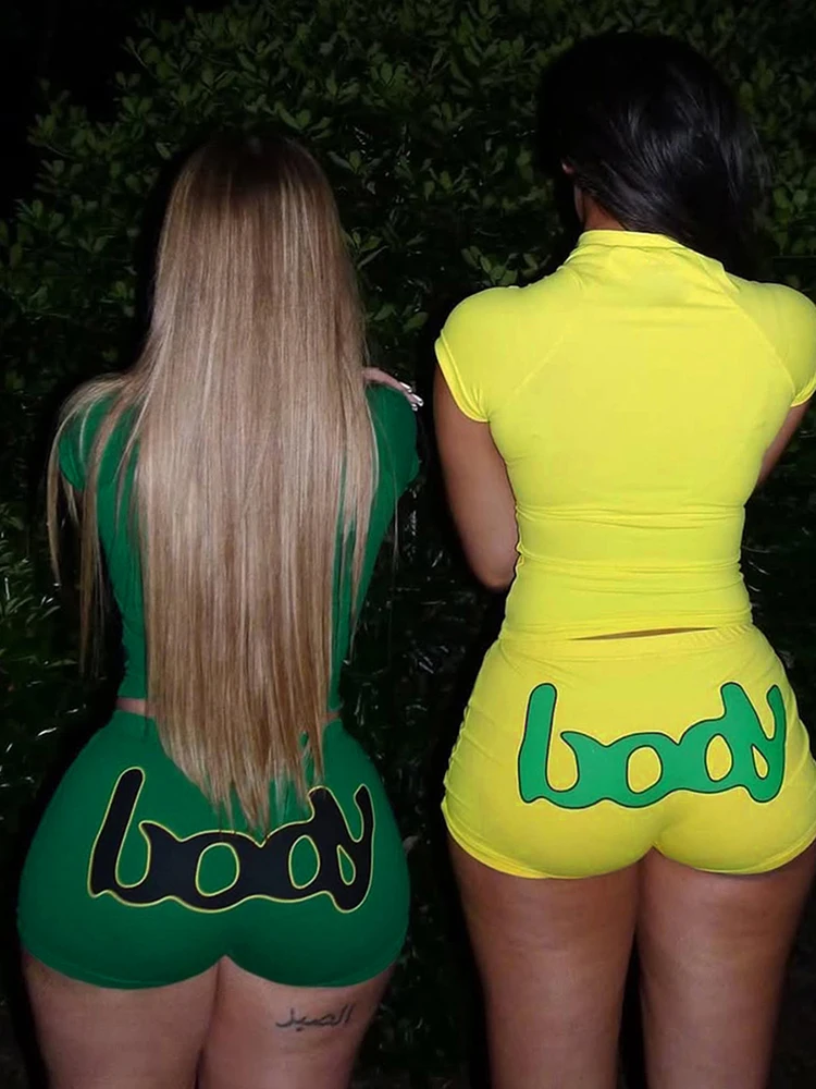 

Женский комплект из 2 предметов с буквенным принтом, повседневные спортивные укороченные топы на молнии + шорты, одинаковые уличные эластичные узкие уличные костюмы