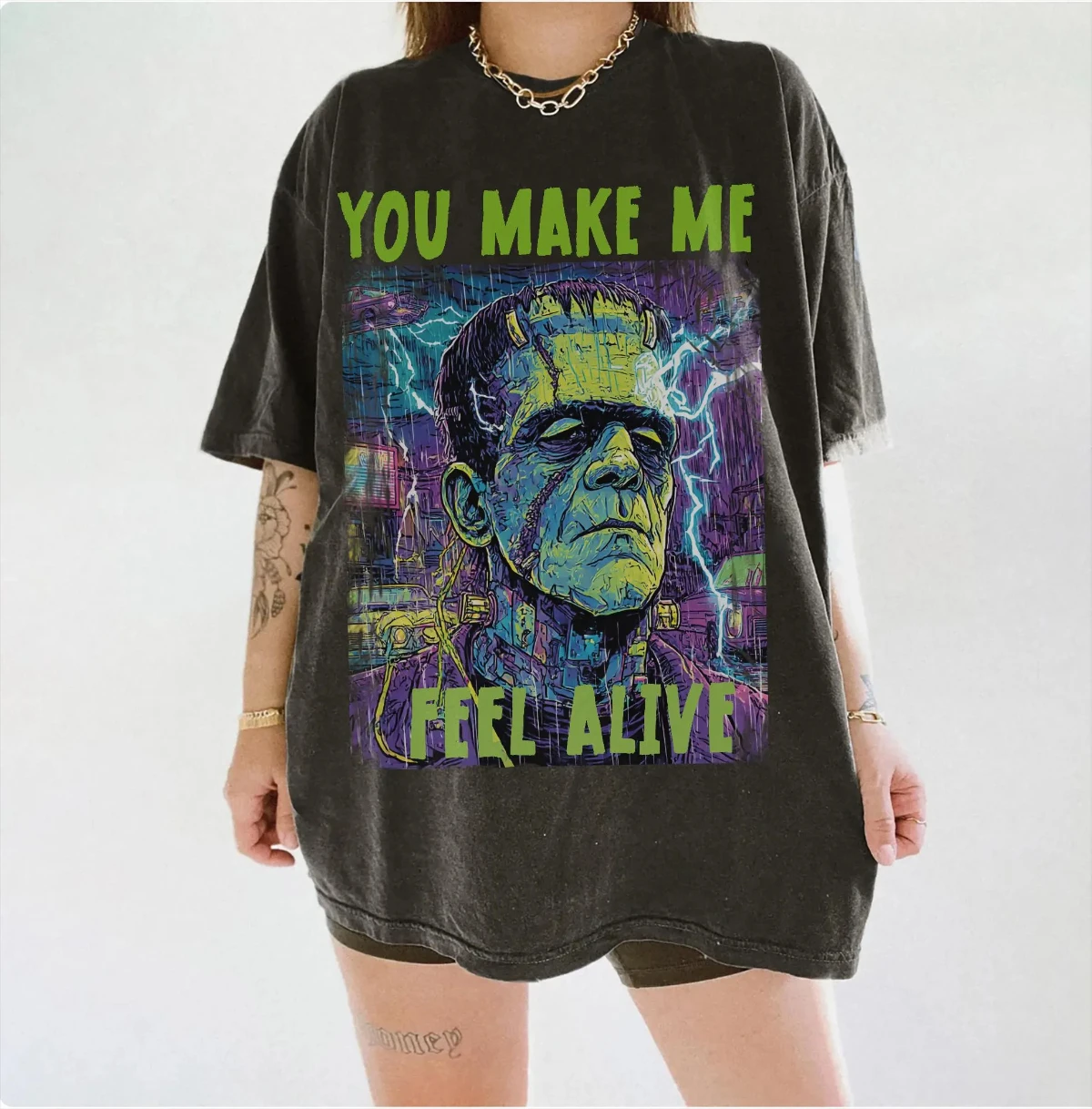 You Make Me Feel Alive T-shirt Frankenstein Comfort Colors ®  Vintage Halloween Shirt, Oversized T-shirt, Cult Horror Movie