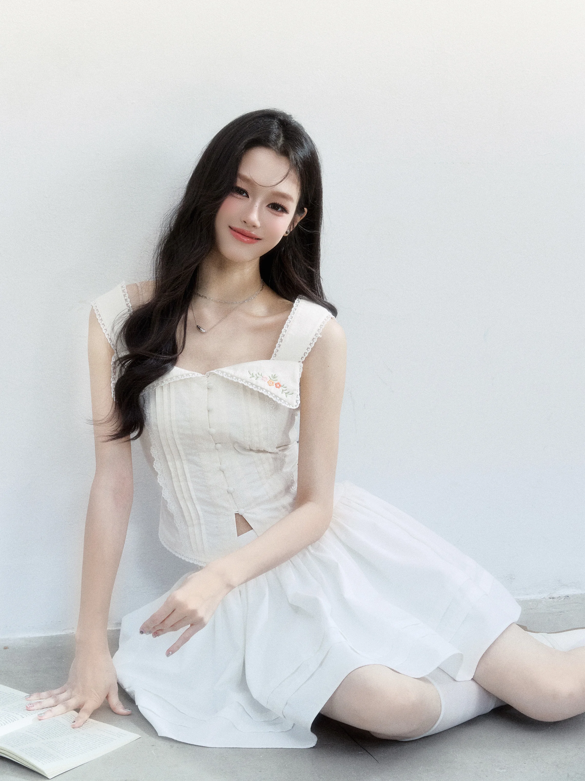 Elegant Embroidered Crop Top with Square Collar Slim Fit Countryside Style Cotton Blend Vest for Women Spring Season Fashion