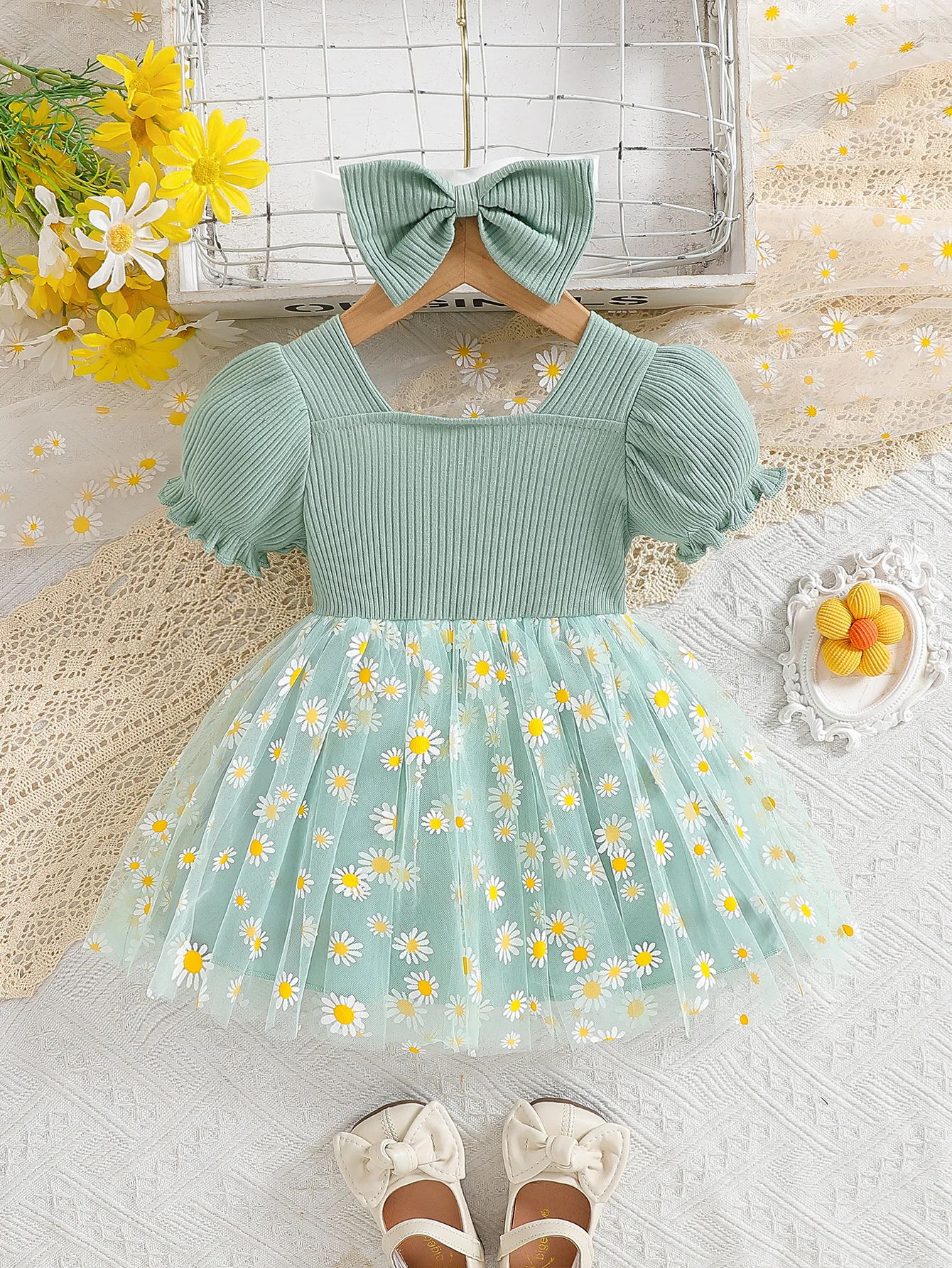 Baby Girl Summer Cute Romantic Daisy Tulle Square Neck Puff Sleeve Dress with 3D Floral Decorations at Waist & Headband