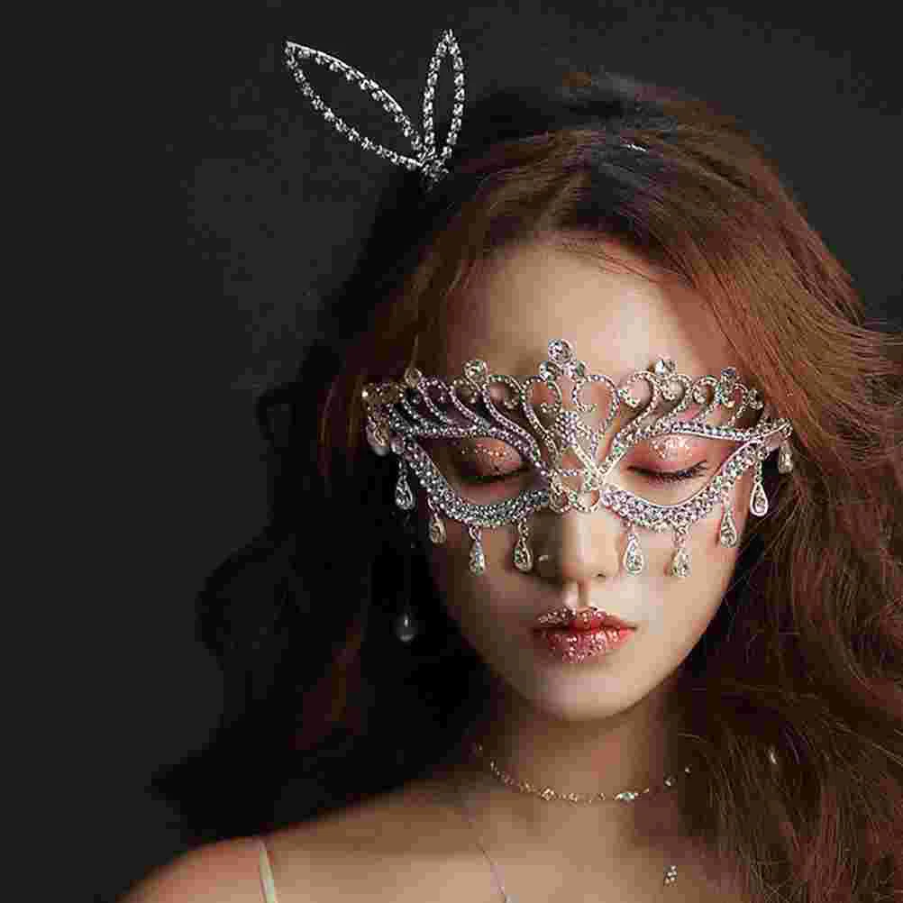 

1pc Creative Mask Facial Cover Rhinestone Mask Party Makeup Supplies (Silver) women face mask halloween party mask