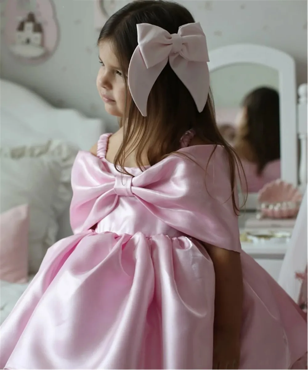 

Cute Pink Flower Girl Wedding Dress Satin Spaghetti With Bow Straps Dress Lovely Princess Birthday First Communion Banquet Gown