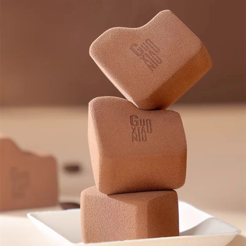 GUOXIAONIU 2PCS Chocolate Shape Makeup Cosmetic Puff for Concealer Blush Contour Cream Reusable Face Makeup Sponge Tool