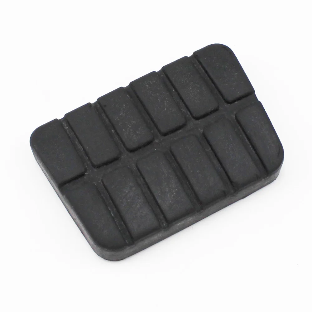 

1PCS Brake or Clutch Pedal Pads 46531-M3000 Manual Transmission for Nissan Pathfinder Navara 1986-2006 D21 D22