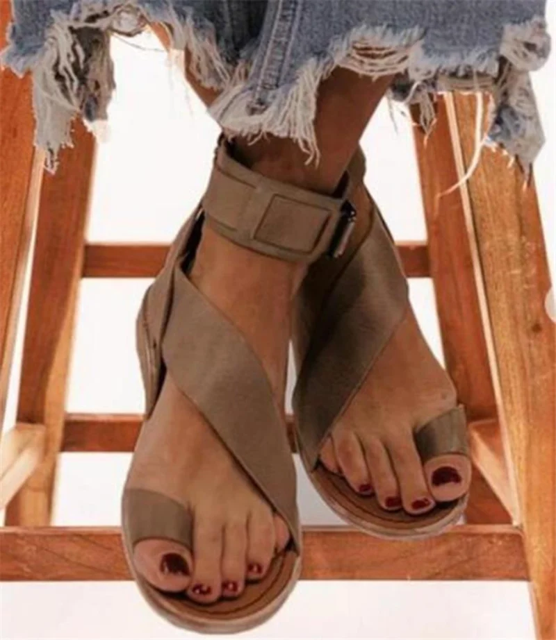 Women Soft Leather Sandals Summer Gladiator Shoes Women Ankle Strap Flat Sandals Women Summer Flip Flops Casual Shoes