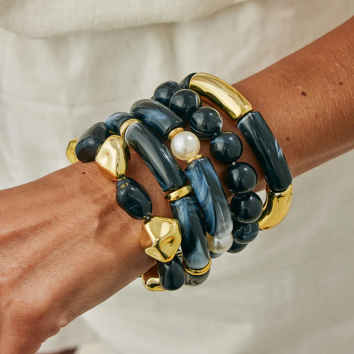 Salircon Vintage Böhmischen Retro Schwarz Perlen Armbänder für Frauen Boho Stretch Armreifen Armband Charms Femme Party Trendy Schmuck