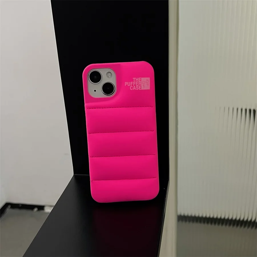 iPhoneアクセサリー The Puffer Case - Rouge / iPhone 14/13 The Puffer Case® - Burgundy | Urban Sophistication