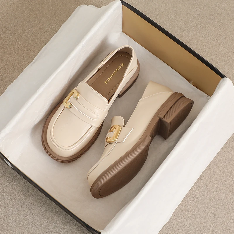 Buty do chodzenia na cztery pory roku, sneakersy do biegania, wodoodporne buty trekkingowe, buty podróżne, botki, antypoślizgowe buty codzienne, buty barefoot.