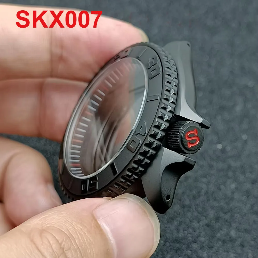 Corona avvitata SKX007 Custodia Sostituisci la corona dell'orologio Parti dell'orologio firmate incise Corona di ricambio per movimenti NH34/NH35/NH36