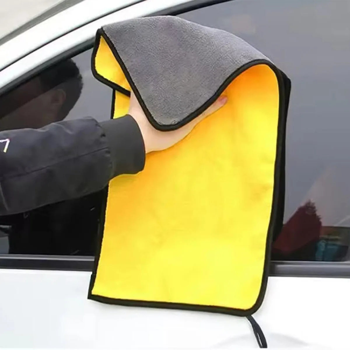 For full car wash, car interior, kitchen, home furniture, windows, floor gaps, shoe cabinet dust wiping