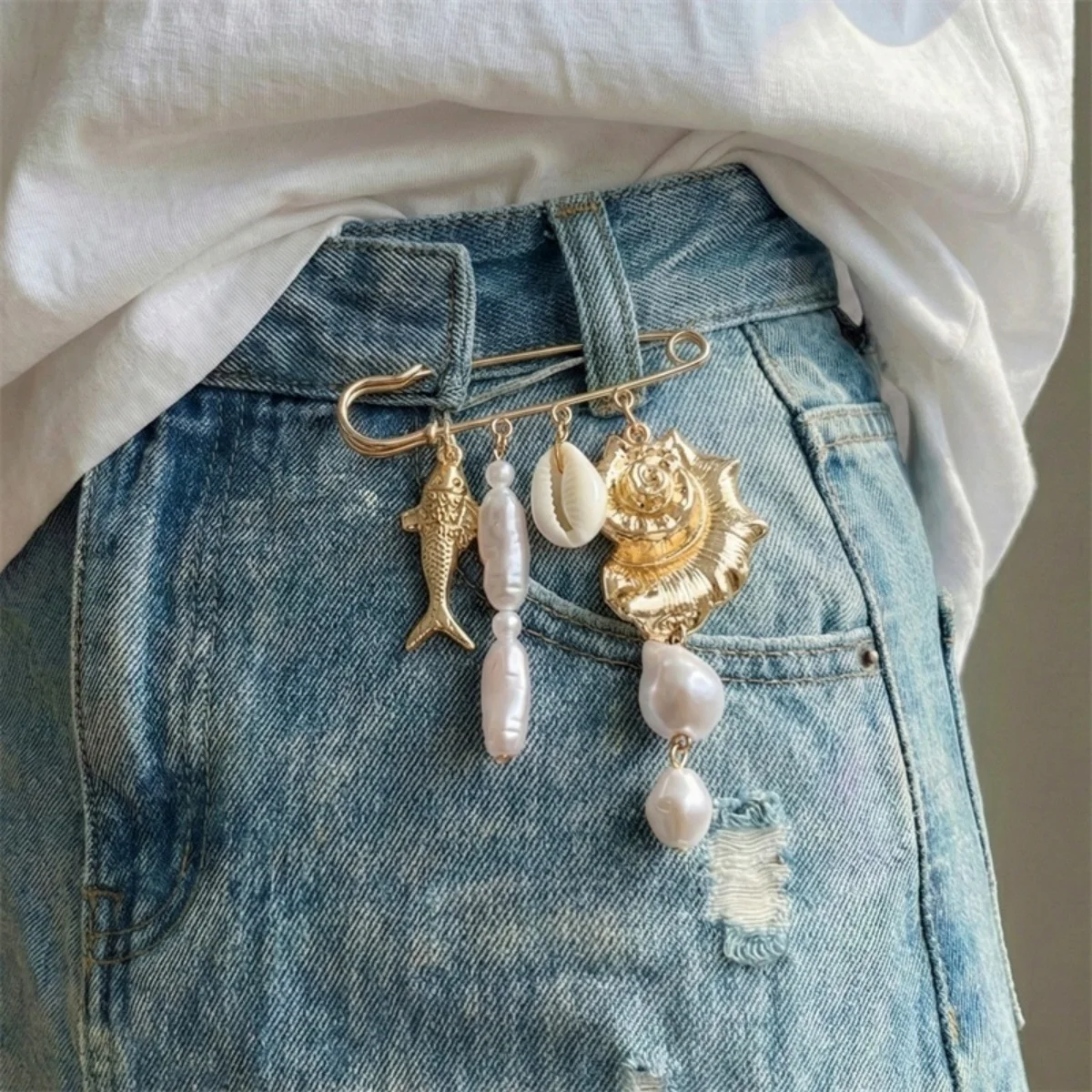 Metall-Muschel-Fisch-Broschen mit unregelmäßigen Imitationsperlen für Damen und Herren, Hummer-Korallen-Blumen-Krabben-Herz-Sonnen-Anstecknadeln, Sommerschmuck – Detail 8