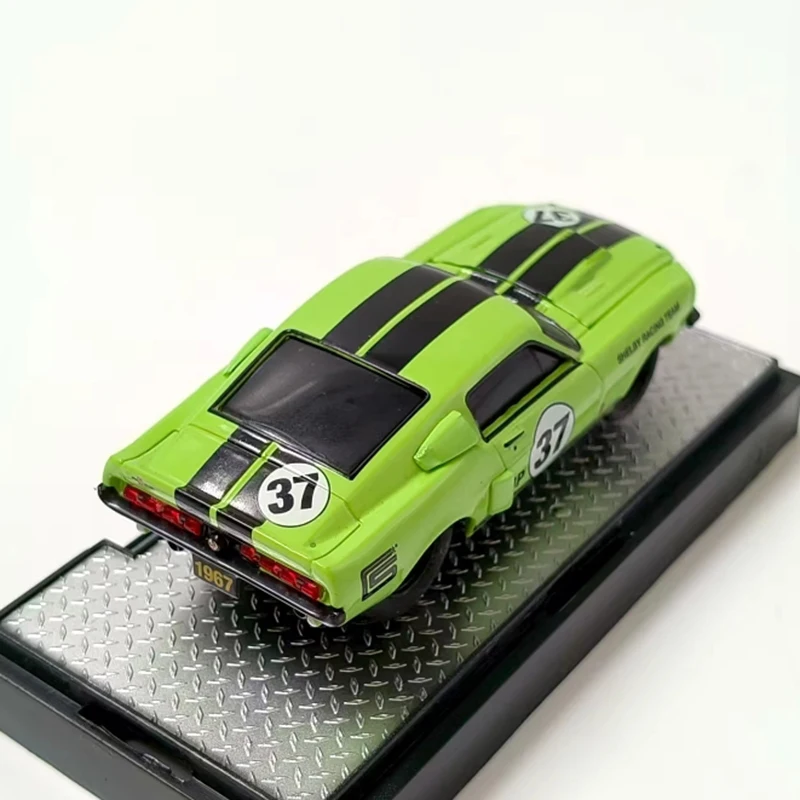 M2 1:64 스케일 쉘비 GT500 스포츠카 합금 시뮬레이션 자동차 모델 정적 컬렉션 장식 휴일 선물 장난감 기념품 선물
