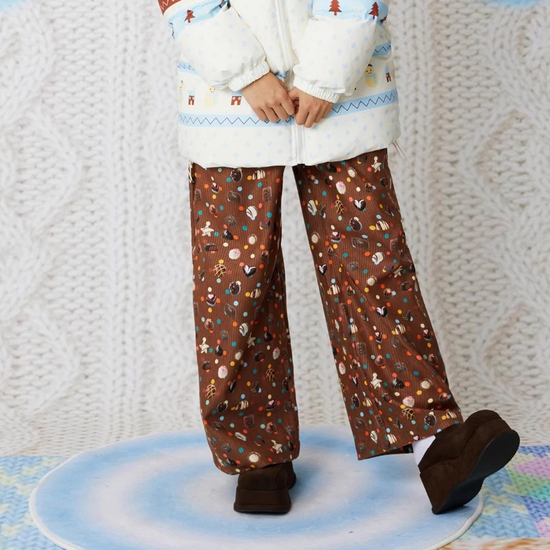 2025 Autunno Inverno Nuovi Pantaloni da donna Design originale Dolce e carino Stampa di caramelle Velluto a coste marrone Pantaloni dritti versatili da donna