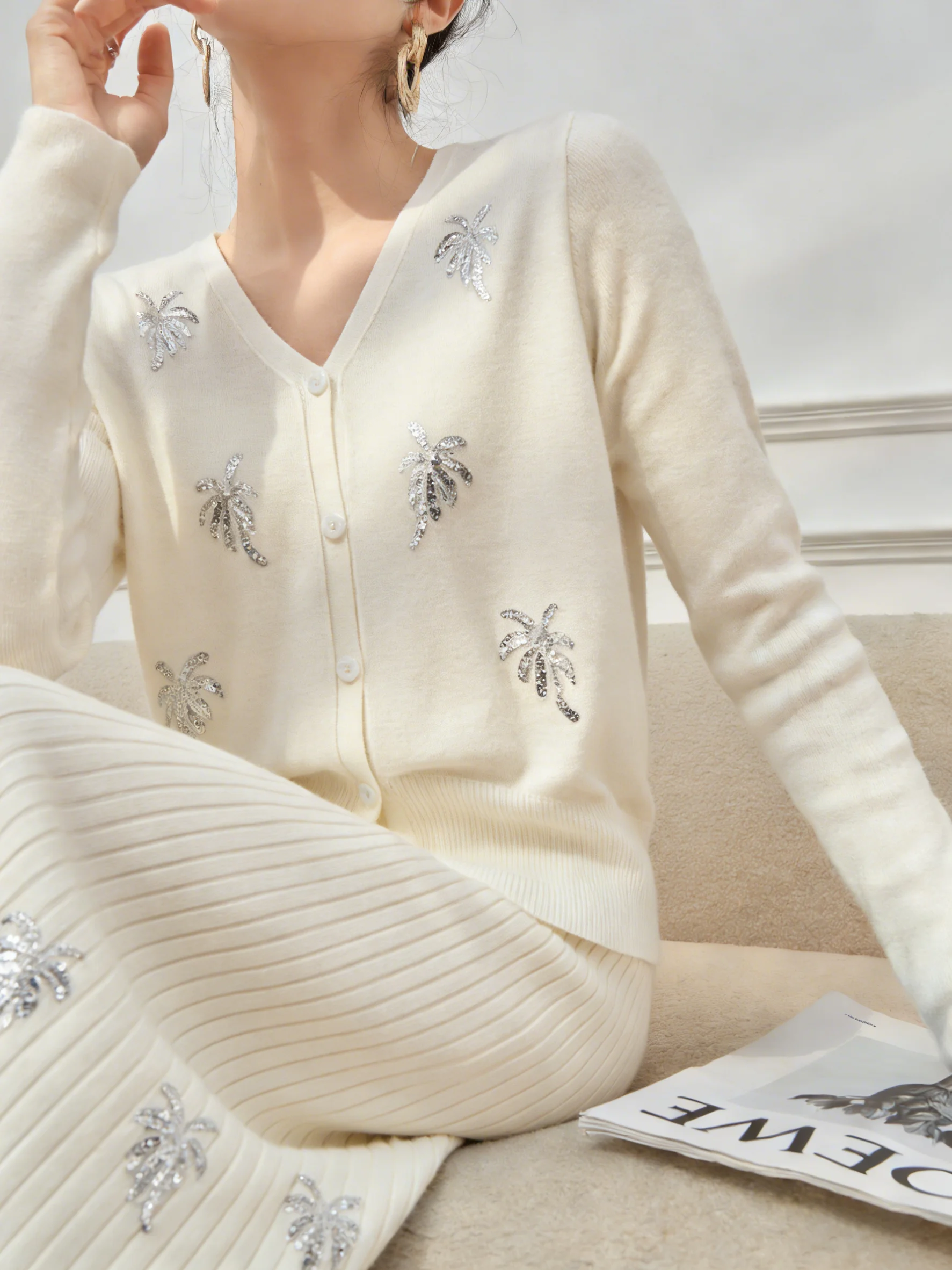 

Korean Sle Heavyweight Sequin nut Tree Knitted Open Cardigan Pleated Skirt Set Spring Faion Casual Outfit Women