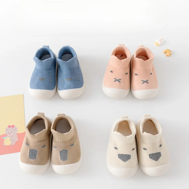 Novo desenho animado bonito moda bebê criança sapatos sola macia antiderrapante respirável sapatos de bebê