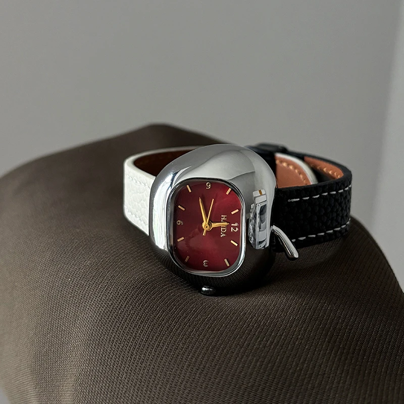 

Women's Leather Strap, Luxurious and Stylish, 2025 New Style Quartz Watch, High-Quality Luxury Stainless Steel Watch