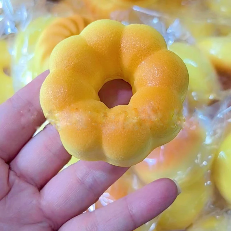 新しいソフトスクイーズドーナツクッキー遅いリバウンドピンチ減圧ベントおもちゃストレスリリーフソフトハンドフィールスクイーズ感覚おもちゃ
